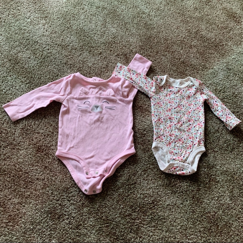 SOLD 🛑Baby girl Bodysuits by CARTER’S